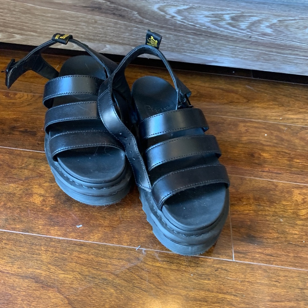 Dr. Marten Platform Sandal